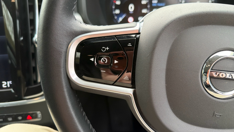 Volvo V90 2.0 T4 Momentum Plus 5dr Geartronic Petrol Estate